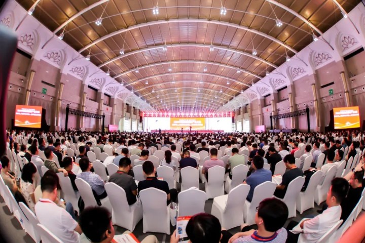 蒼穹數(shù)碼在2024中國(guó)地理信息產(chǎn)業(yè)大會(huì)上大放“星”芒！